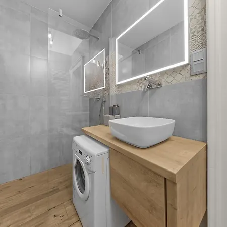 Old Town - Sonja Near Presidential Palace * ブラチスラヴァ