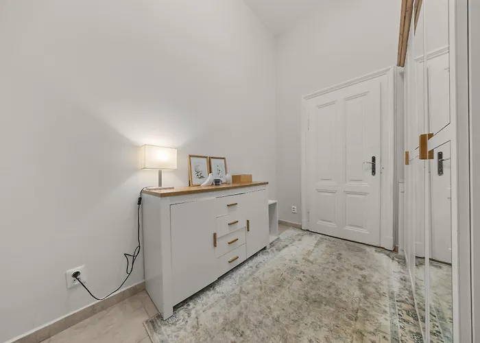 Old Town - Sonja Near Presidential Palace * ブラチスラヴァ