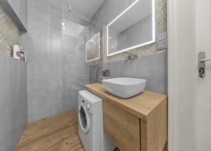 Old Town - Sonja Near Presidential Palace * ブラチスラヴァ