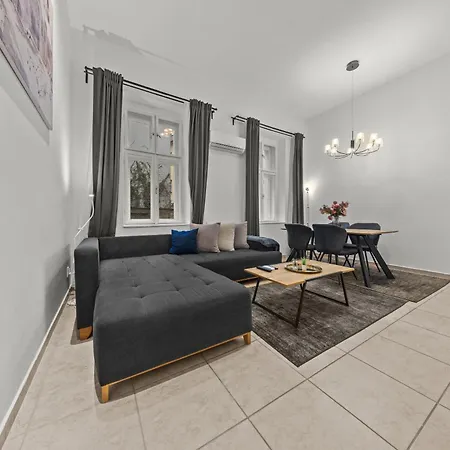 Old Town - Sonja Near Presidential Palace *